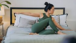 I Tried This 5 Minute Yoga Flow Before Bed and It Instantly Relieved Heavy Tired Legs