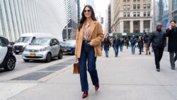 In New York This Jeans Color and Shoe Combo Is Quietly Becoming the 2026 Uniform